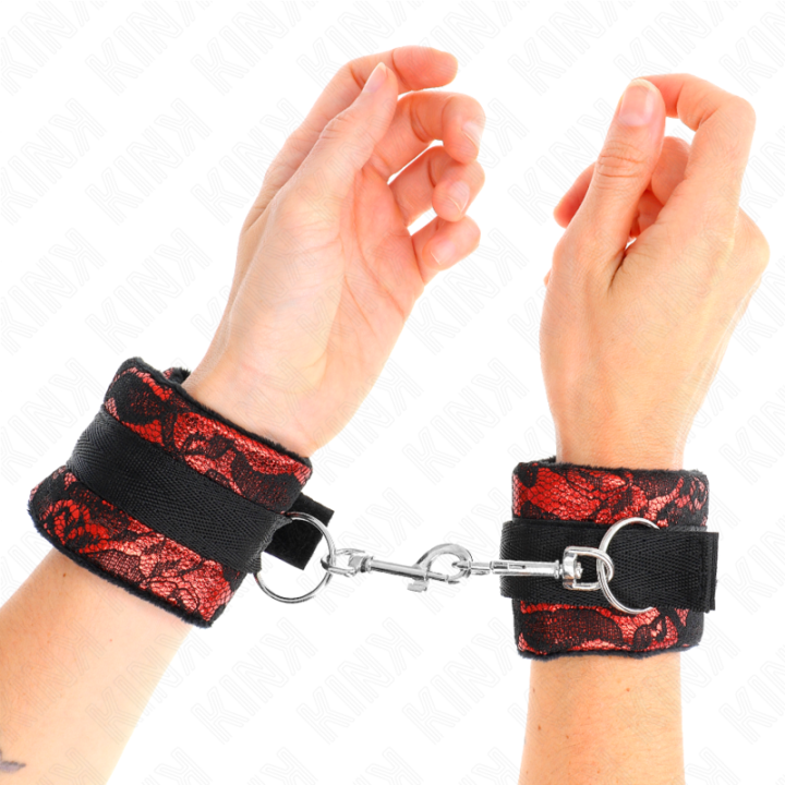 Kurze Handgelenksfesseln aus Samtspitze und Nylonfessel Rot/Schwarz 23 X 6,5 cm von Kink Wrist Restraint | Fesselliebe.de