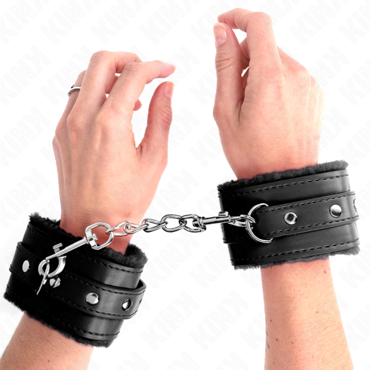 Premium Handgelenkfesseln Schwarz mit Schwarzem Gürtel Verstellbar 17-29 cm X 6 cm von Kink Wrist Restraint | Fesselliebe.de
