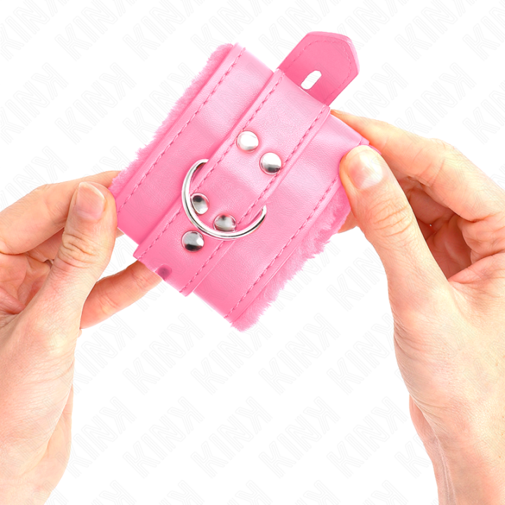 Handgelenkfesseln mit Quadratischen Löchern, Rosa und Rosa Gürtel, 17-29 cm X 6 cm von Kink Wrist Restraint | Fesselliebe.de