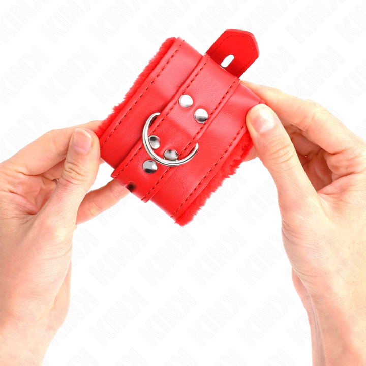 Handgelenkfesseln mit Quadratischen Löchern, Rot und Roter Gürtel, 17-29 cm X 6 cm von Kink Wrist Restraint | Fesselliebe.de