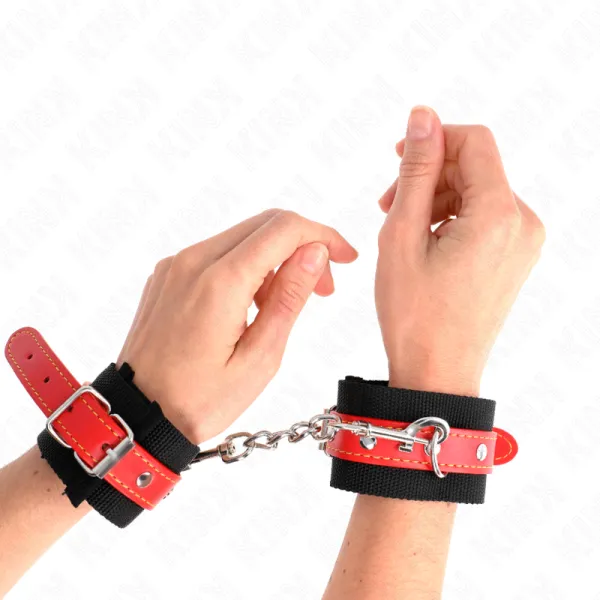 Nylon Handgelenkfesseln Schwarz mit Kunstleder Rot Verstellbar 19-24 cm X 5,5 cm von Kink Wrist Restraint | Fesselliebe.de