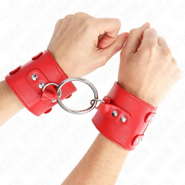 Feste Handgelenkfesseln mit Ring und Nieten Verstellbar Rot 17-22 cm X 6,5 cm von Kink Wrist Restraint | Fesselliebe.de