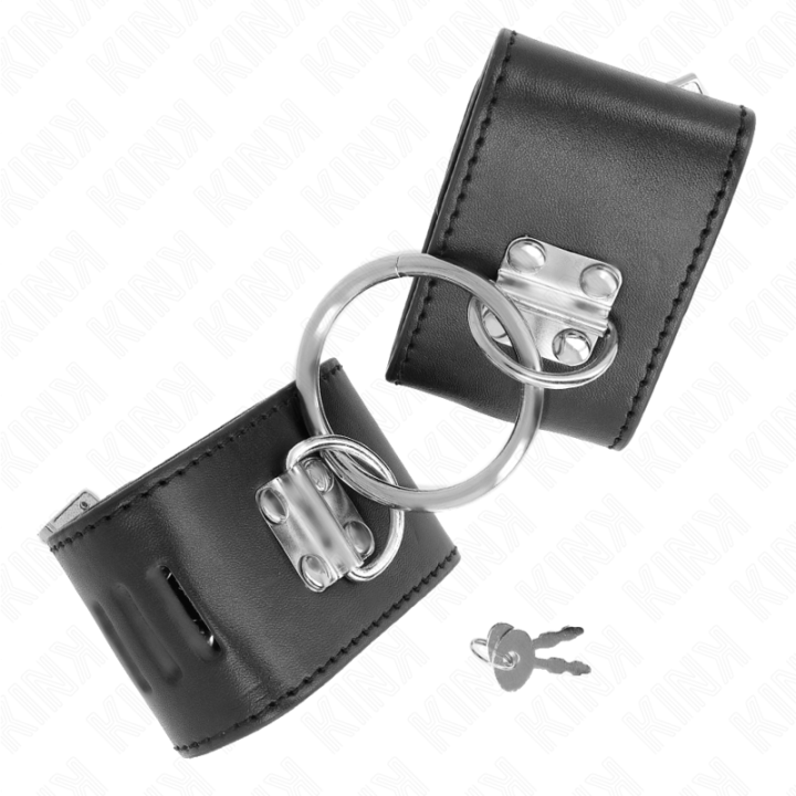 Feste Handgelenkfesseln mit Ring und Verschluss Schwarz Verstellbar 16-23 cm X 5,5 cm von Kink Wrist Restraint | Fesselliebe.de