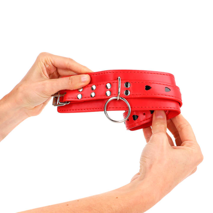Rote Handgelenksfesseln mit Schwarzer Herzeinlage, Verstellbar 21-28 cm X 5,5 cm von Kink Wrist Restraint | Fesselliebe.de