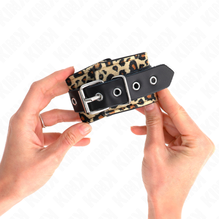 Leopard Handgelenkfessel aus Echtleder, Verstellbar 18-29 cm X 5,5 cm von Kink Wrist Restraint | Fesselliebe.de