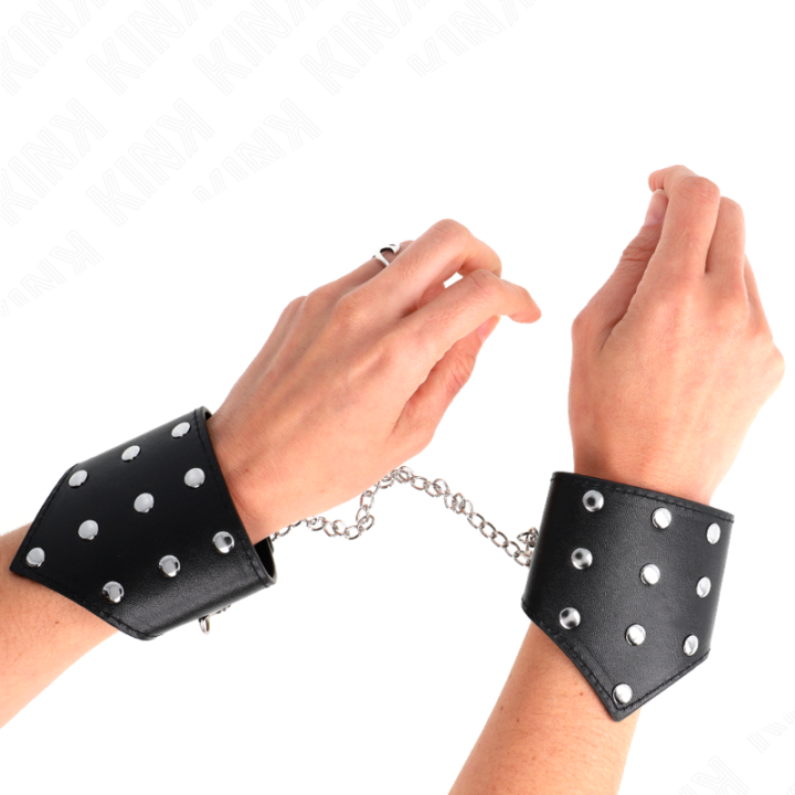 Schwarze Armbänder Im Point-Stil mit Kette, Verstellbar 17-23 cm X 8,5 cm von Kink Wrist Restraint | Fesselliebe.de