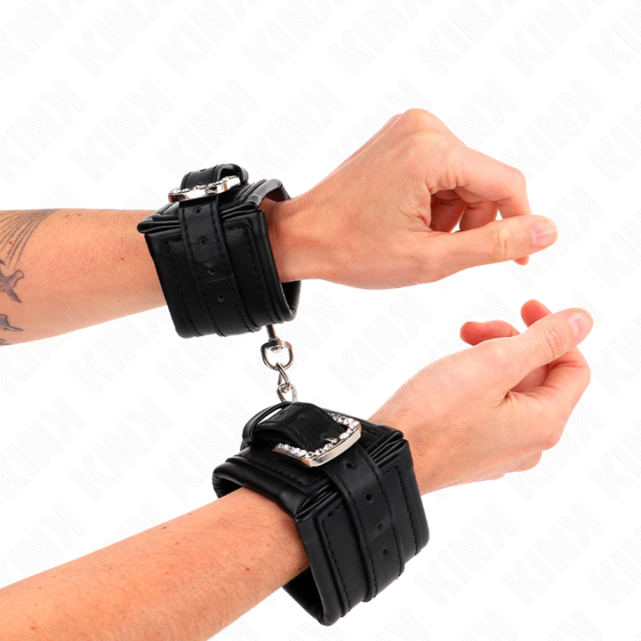 Handgelenkfesseln mit Strass-Schnalle, Schwarz, Verstellbar 25-32 cm X 5,5 cm von Kink Wrist Restraint | Fesselliebe.de