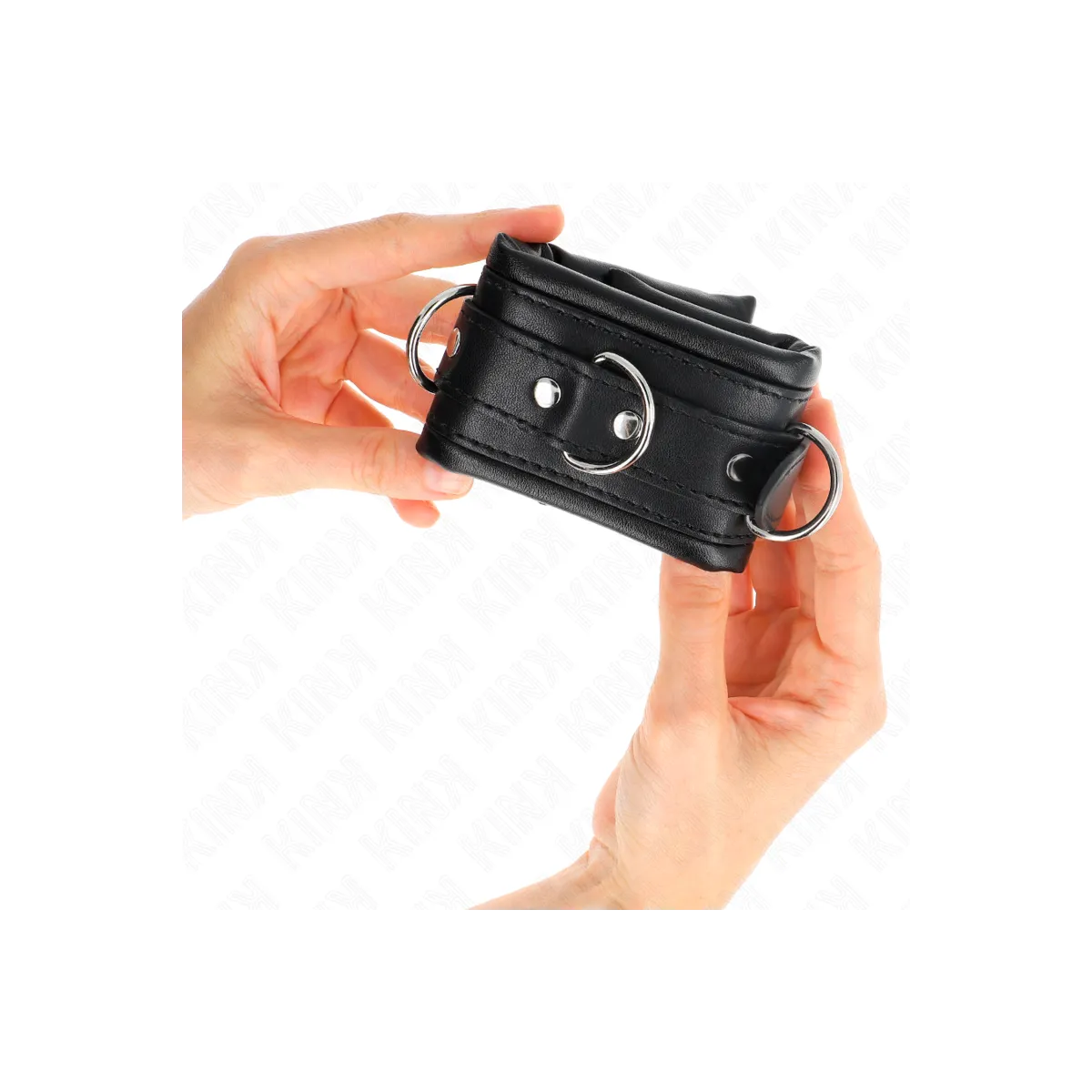 Schwere Handgelenksfesseln mit Schwarzem Pelzfutter, Verstellbar 20-30 cm X 6 cm von Kink Wrist Restraint | Fesselliebe.de