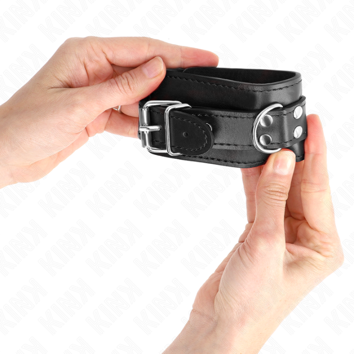 Einfache Handgelenksfesseln Schwarz Verstellbar 20-23 cm X 5,5 cm von Kink Wrist Restraint | Fesselliebe.de