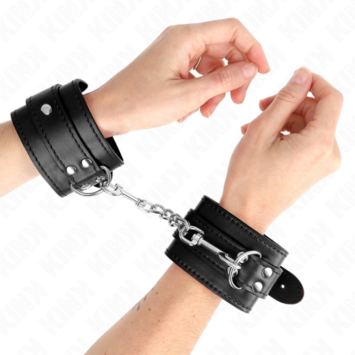 Einfache Handgelenksfesseln Schwarz Verstellbar 20-23 cm X 5,5 cm von Kink Wrist Restraint | Fesselliebe.de