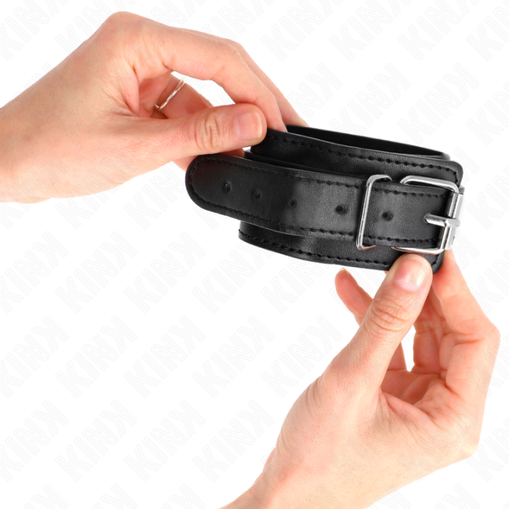Dünne Handgelenkfesseln Schwarz Verstellbar 21-33 cm von Kink Wrist Restraint | Fesselliebe.de
