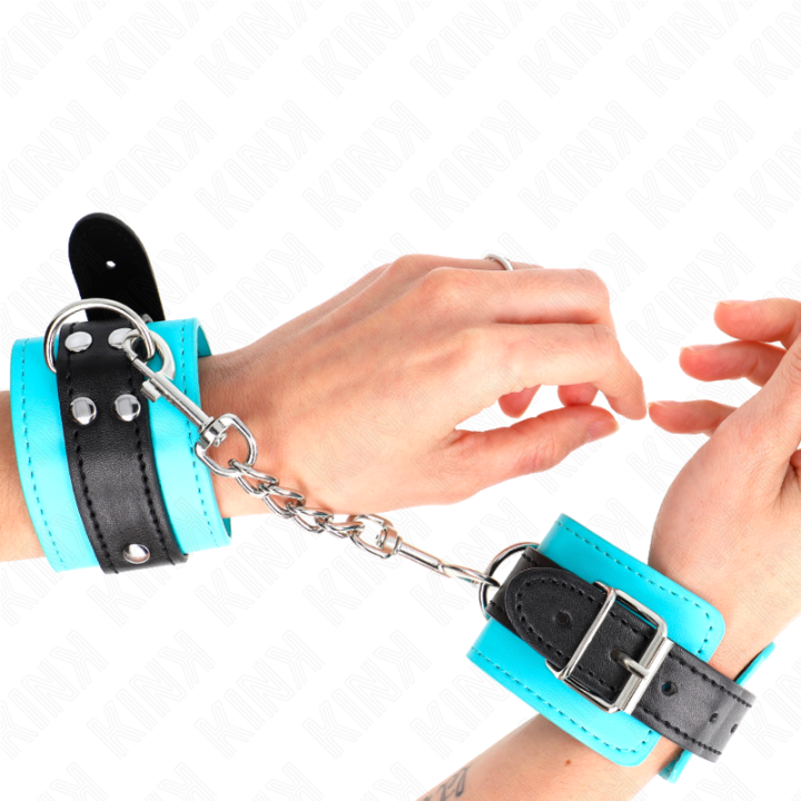 Haken-Handfesseln Blau Pelzgefüttert Verstellbar 20-28 cm X 5,5 cm von Kink Wrist Restraint | Fesselliebe.de