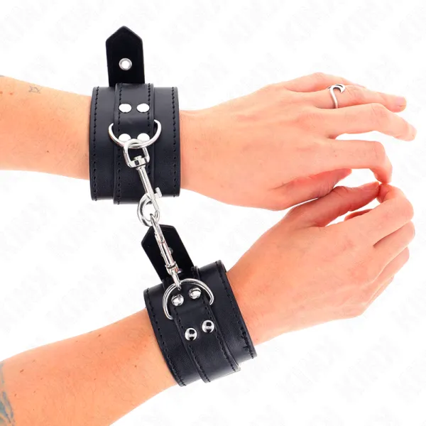 Handgelenkfesseln mit Nieten 35 X 6 cm von Kink Wrist Restraint | Fesselliebe.de