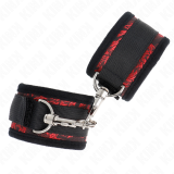 Scandal Handgelenksfesseln Rot-Schwarz von Kink Wrist Restraint | Fesselliebe.de
