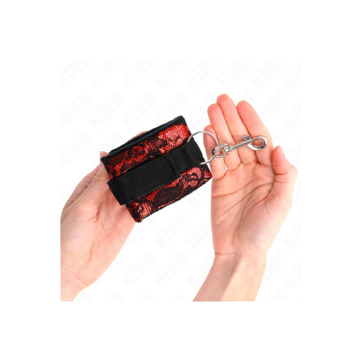 Scandal Handgelenksfesseln Rot-Schwarz von Kink Wrist Restraint | Fesselliebe.de