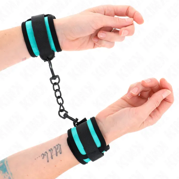 Nylon-Handfessel mit Klettverschluss Schwarz-Blau Verstellbar 18-32 cm X 5 cm von Kink Wrist Restraint | Fesselliebe.de