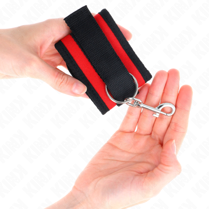 Nylon Bind-Handhandfesseln mit Klettverschluss Rot-Schwarz Modell 2, 18-35 cm X 6 cm von Kink Wrist Restraint | Fesselliebe.de