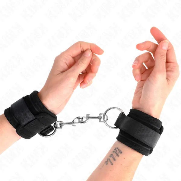 Handgelenkfesseln Schwarz Verstellbar 18-35 cm X 6 cm von Kink Wrist Restraint | Fesselliebe.de