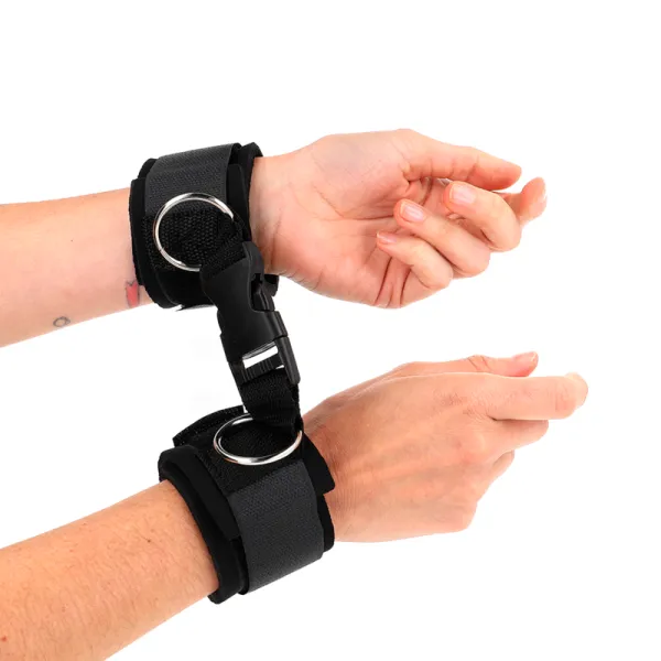 Neopren Handgelenkfesseln mit Klettverschluss Schwarz Verstellbar 22-34 cm von Kink Wrist Restraint | Fesselliebe.de