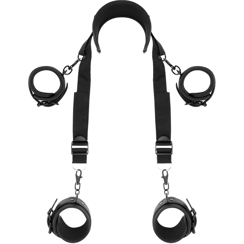 Meisterposition mit 4 Noprene-Gefüttert Handschellen von Fetish Submissive Bondage | Fesselliebe.de