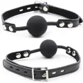 Silikon-Ballgag mit Ledergürtel (VORHÄNGESCHLOSS Inklusive) von Ohmama Fetish