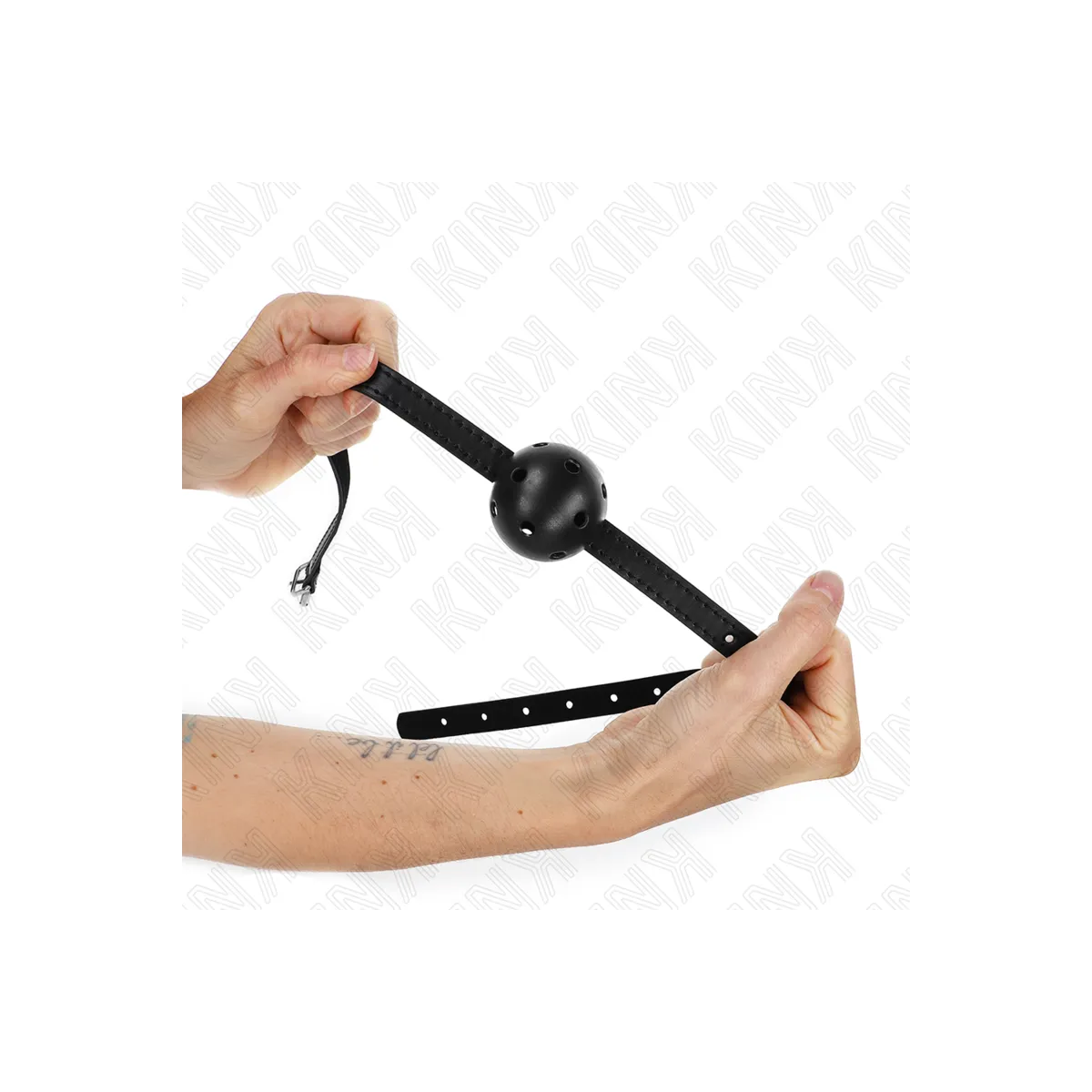 Simplicity Schwarzer Atmungsaktiver Ball 4,5 cm Gag 62 X 1,5 cm von Kink Collar & Gag | Fesselliebe.de