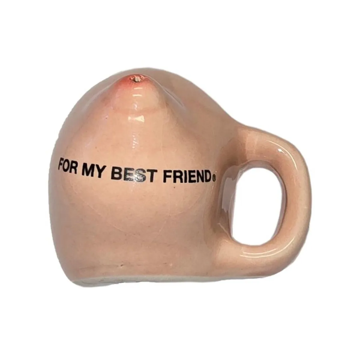 Brustmagnet auf einer Keramikbecher „FÜR Meine Beste Freundin“ von Diablo Picante | Fesselliebe.de
