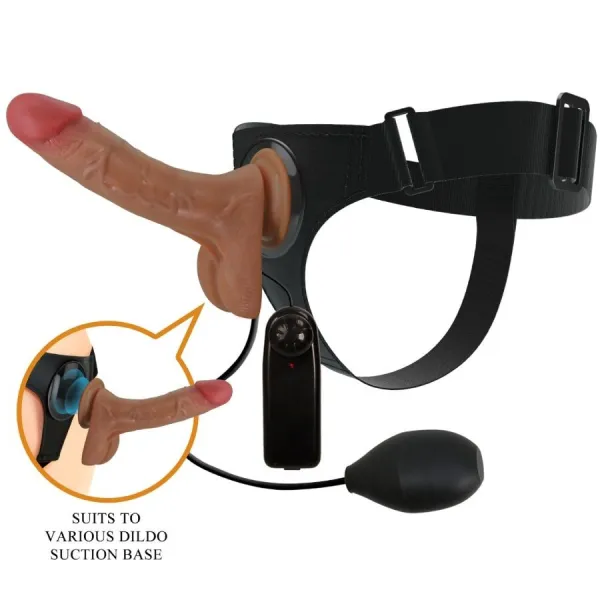 Universal Harness Slip mit Vibrierendem und Squirting-Dildo 15,5 cm Mulato von Pretty Love | Fesselliebe.de