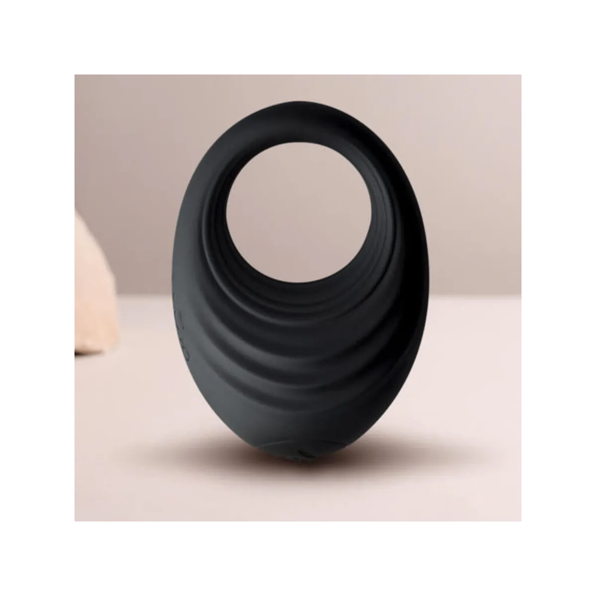 Spire Schwarzer Vibrierender Penisring von Rocks-Off | Fesselliebe.de