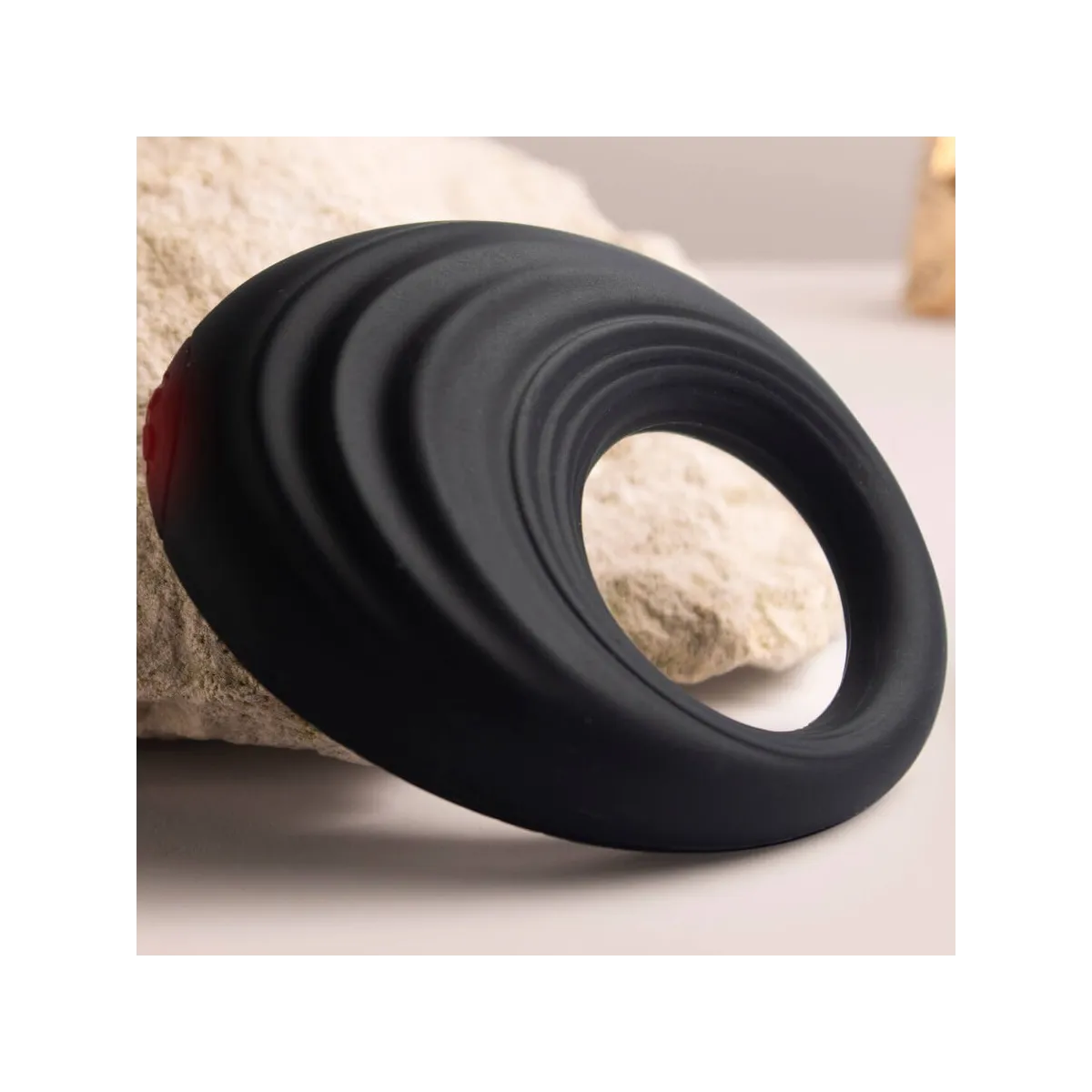 Spire Schwarzer Vibrierender Penisring von Rocks-Off | Fesselliebe.de