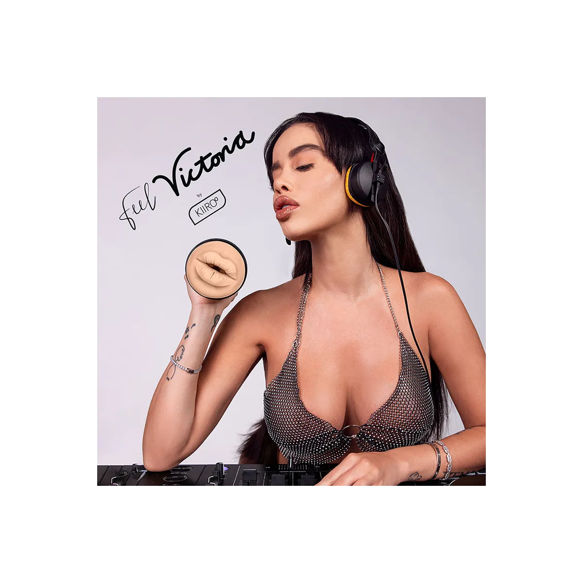 Fühlen Sie Victoria June Boca von Kiiroo | Fesselliebe.de