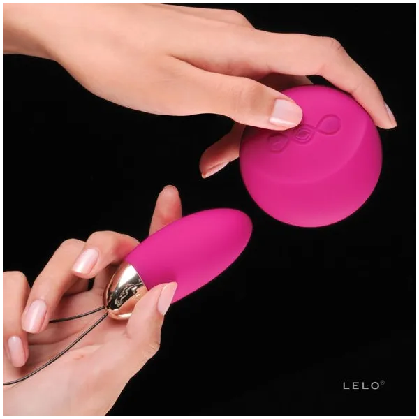 Lyla 2 Insignia Design Edition Cerise Massager-Ei von Lelo | Fesselliebe.de