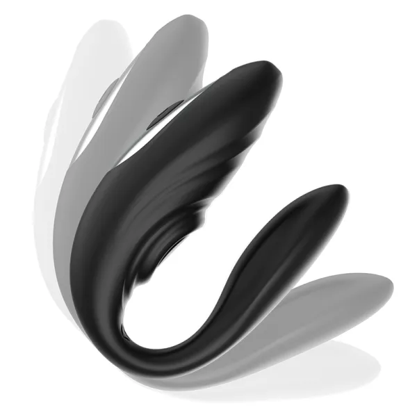 Paar mit Pulsierender und Vibrierender mit Fernbedienung von Brilly Glam | Fesselliebe.de