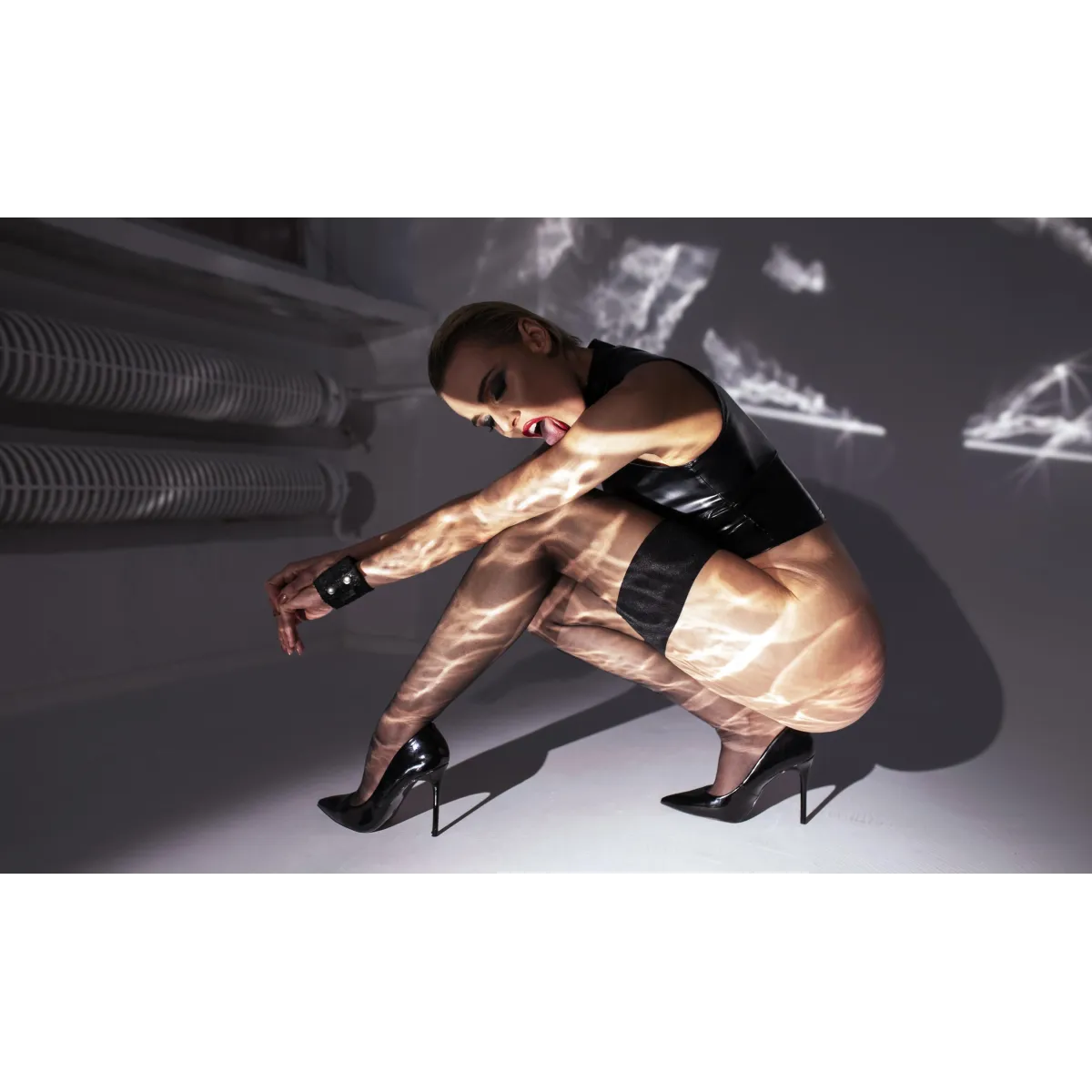 F324 Wetlook Top mit Reißverschluss von Noir Handmade | Fesselliebe.de