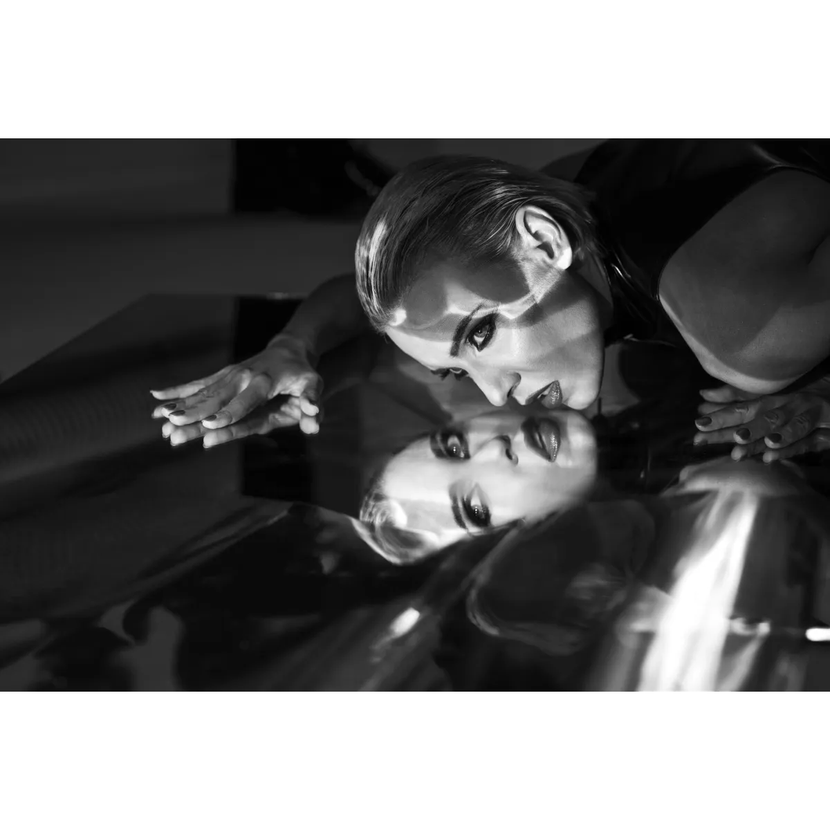 F324 Wetlook Top mit Reißverschluss von Noir Handmade | Fesselliebe.de