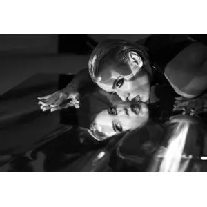 F324 Wetlook Top mit Reißverschluss von Noir Handmade