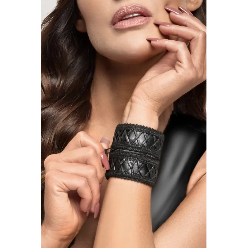 F326 Handgelenk-Geldbörse mit verstecktem Reißverschluss von Noir Handmade | Fesselliebe.de