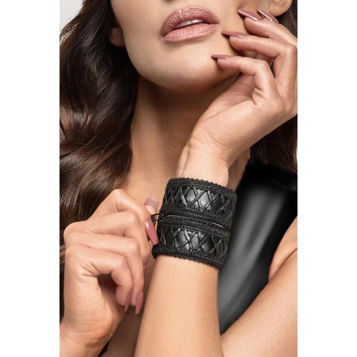 F326 Handgelenk-Geldbörse mit verstecktem Reißverschluss von Noir Handmade | Fesselliebe.de
