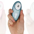 Liberty 2 Klitorisstimulator & Saugrohr Blau von Womanizer