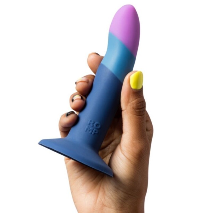 Piccolo Silikondildo mit Dreifarbigem Saugauffang 14 cm von Romp