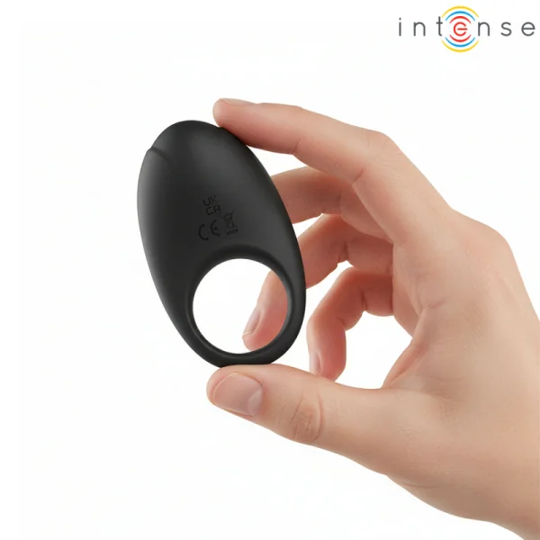 Merlotte Anillo Vibrador Con Estimulación De Clítoris Negro von Intense For Him