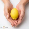 Moni Lemon Klitoris-Saugstimulator von Intense Fun Toys
